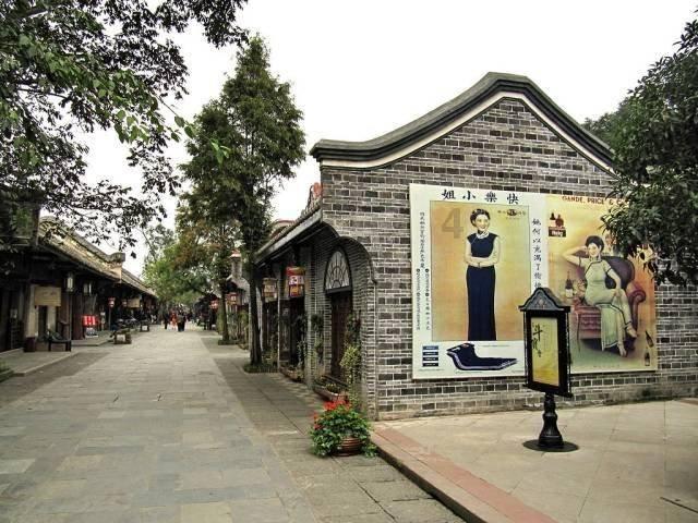 朱雀三号火箭完成首次大型垂直起降飞行试验
